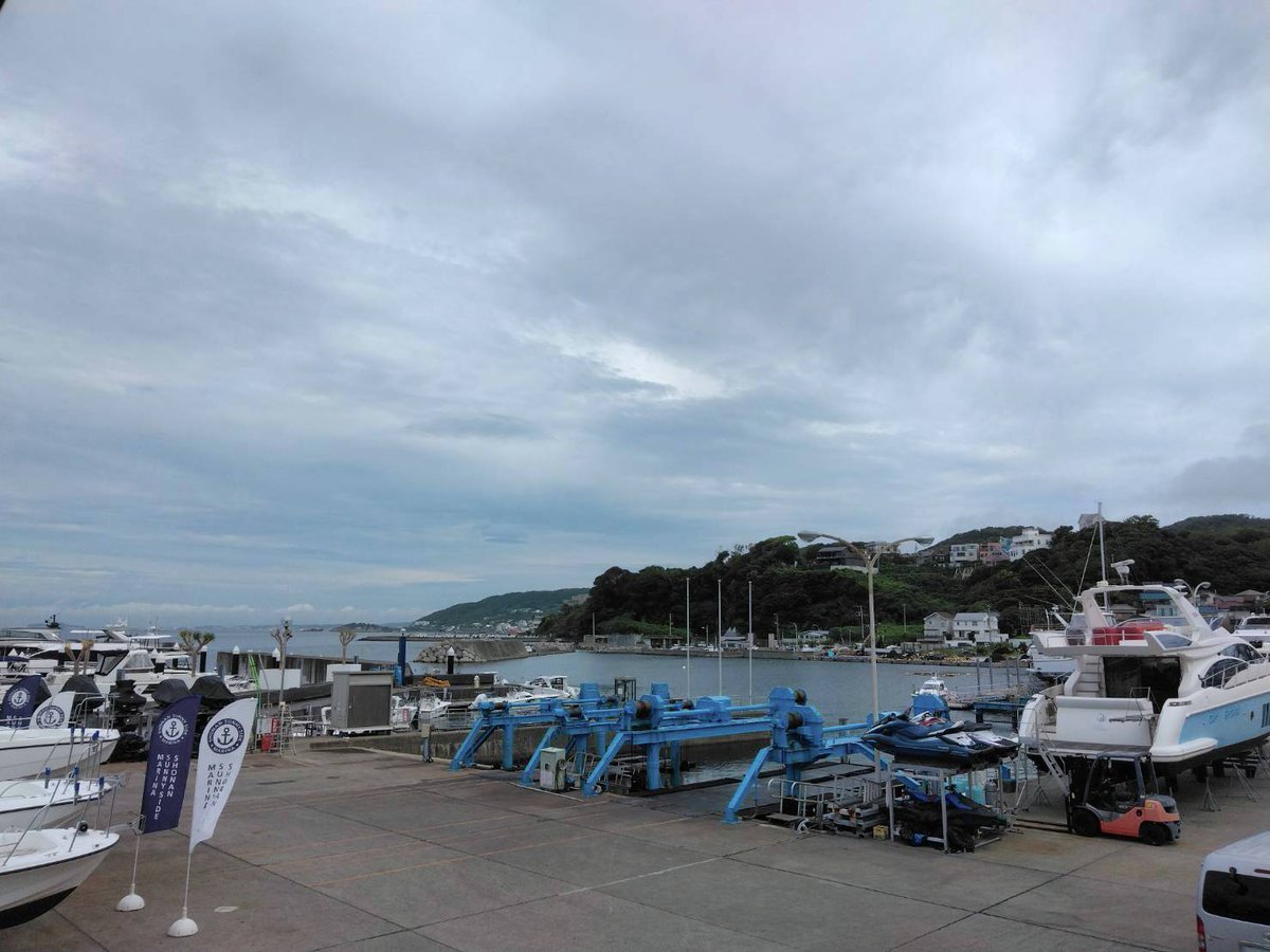 SSM7810's tweet photo. 9月3日(水)・晴のち雨
最高気温30℃・南の風やや強く後北の風
風速4m後6ｍ・波の高さ1m
【小潮】
満潮(cm) 08:53 (121) /19:31 (147)
干潮(cm) 02:16 (31) /13:37 (89)

おはようございます。
午前中は晴れ間が見られそうですが、午後は雨雲や雷雲が発達し、急な強い雨や雷となる可能性があります。
海上では午後にかけて風も強まる見込みです。
お出かけや海をご利用の際は、天気の急変にご注意ください。

#天気予報 #サニーサイド #イマソラ