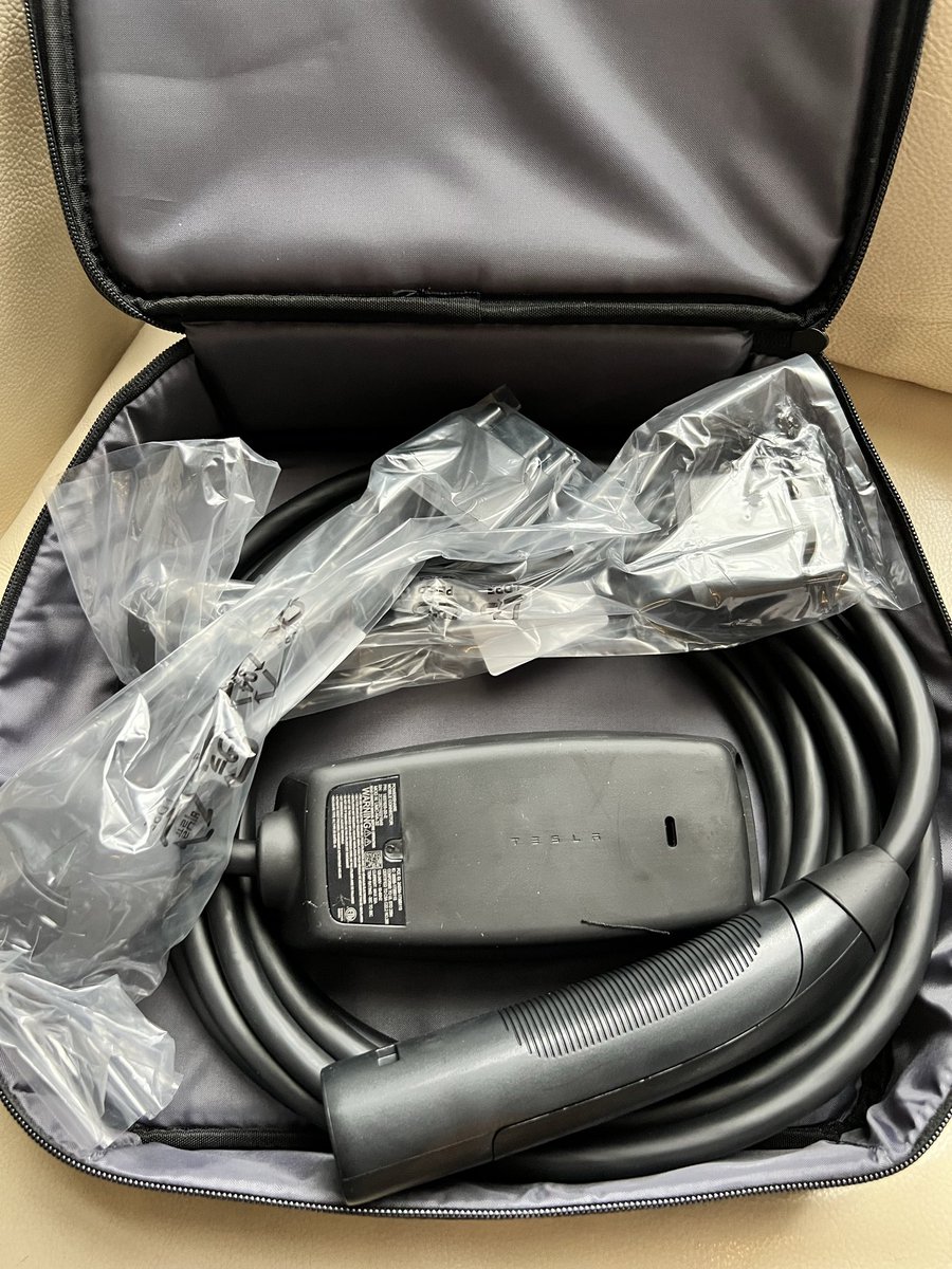 laura_z_b's tweet photo. @MyTeslaMoonship @Tesla Winner! https://t.co/X5GVwKDJUB