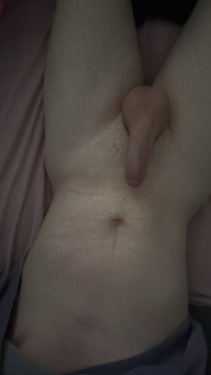 asoldoflove's tweet photo. hot and horny in bed coke help me https://t.co/hhQI6mRXpD