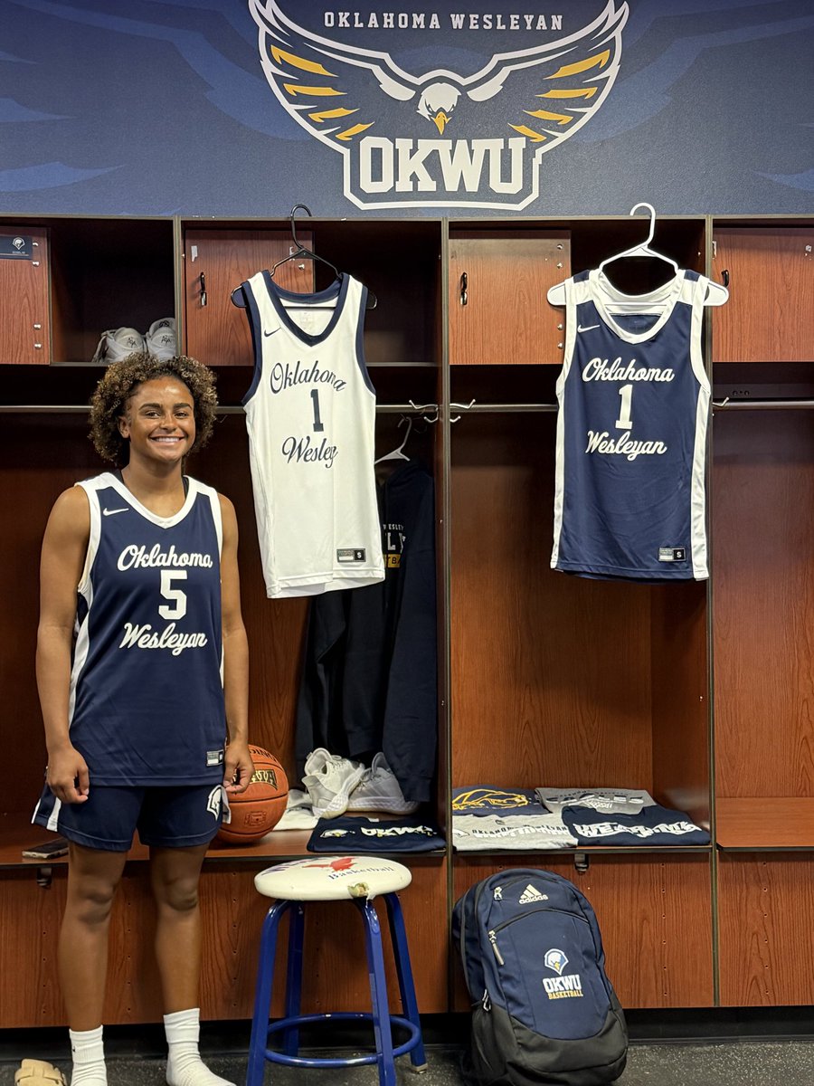 KahlayahBrown's tweet photo. Blessed to receive my first offer from @OKWUeagles_WBB 🏀💙After talking with @coachmarkmo and having a great visit, I’m so grateful for this opportunity. . All glory to God! 🙏🏽 https://t.co/bjO8TfQGbT