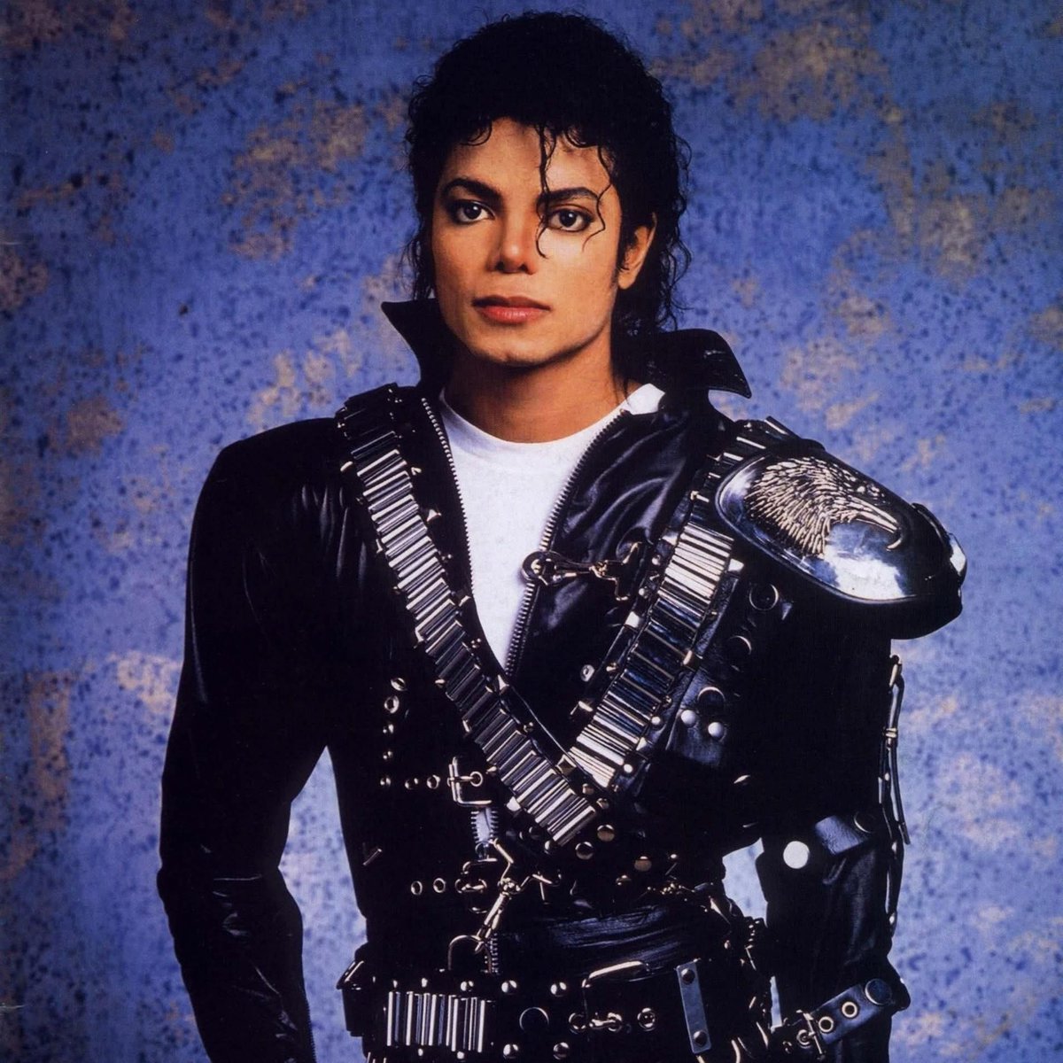 PopHubOfficial's tweet photo. 🔺️| Michael Jackson (26.57B) surpasses The Beatles (26.55B) and becomes the 73rd most streamed artist in Spotify's history. https://t.co/QFjhy5HEoc