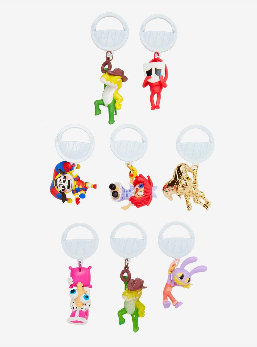 lunefalls's tweet photo. ofc these cute backpack hangers from hot topic are blind boxed ofc they are... OFC THERE'S DOUBLE THE CHANCE OF PULLING GUMMIGOO OFC THERE IS... https://t.co/NsXKyMBWKK