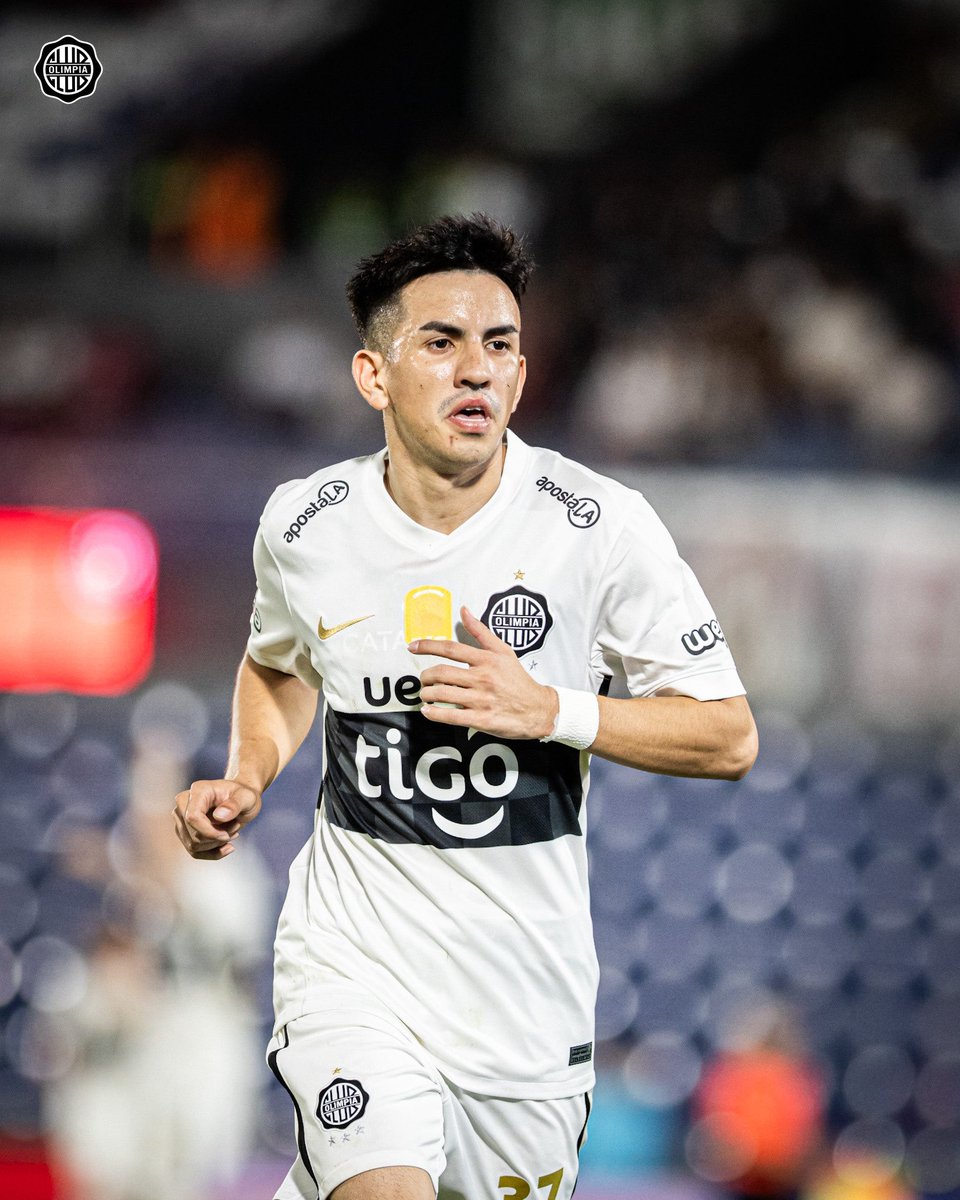 BrunoPont's tweet photo. ¿Como calificas la actuación de Romeo Benítez en el empate de #Olimpia?

@rockandpop955
@nanduti
#LaGranJugada https://t.co/3WmmFdPmO9