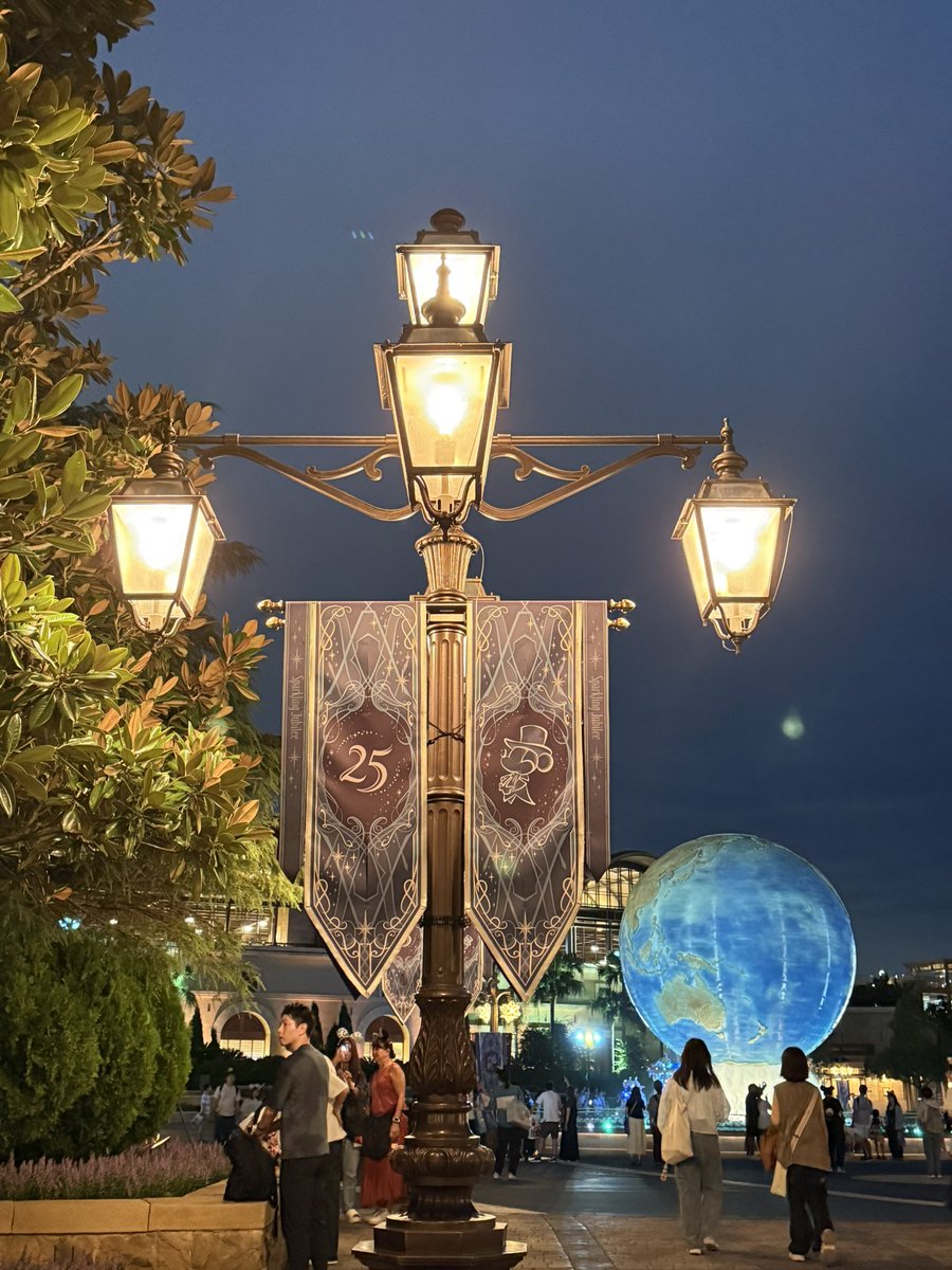 Disneymami1120's tweet photo. 8/31.9/1でママとお泊まりディズニーしてきた✩*.🏰🐭🏰.*✩泊まりだからのんびりスタートだったけど意外とスムーズに回れて良かった(*^_^*) https://t.co/cjf9nPUPQZ