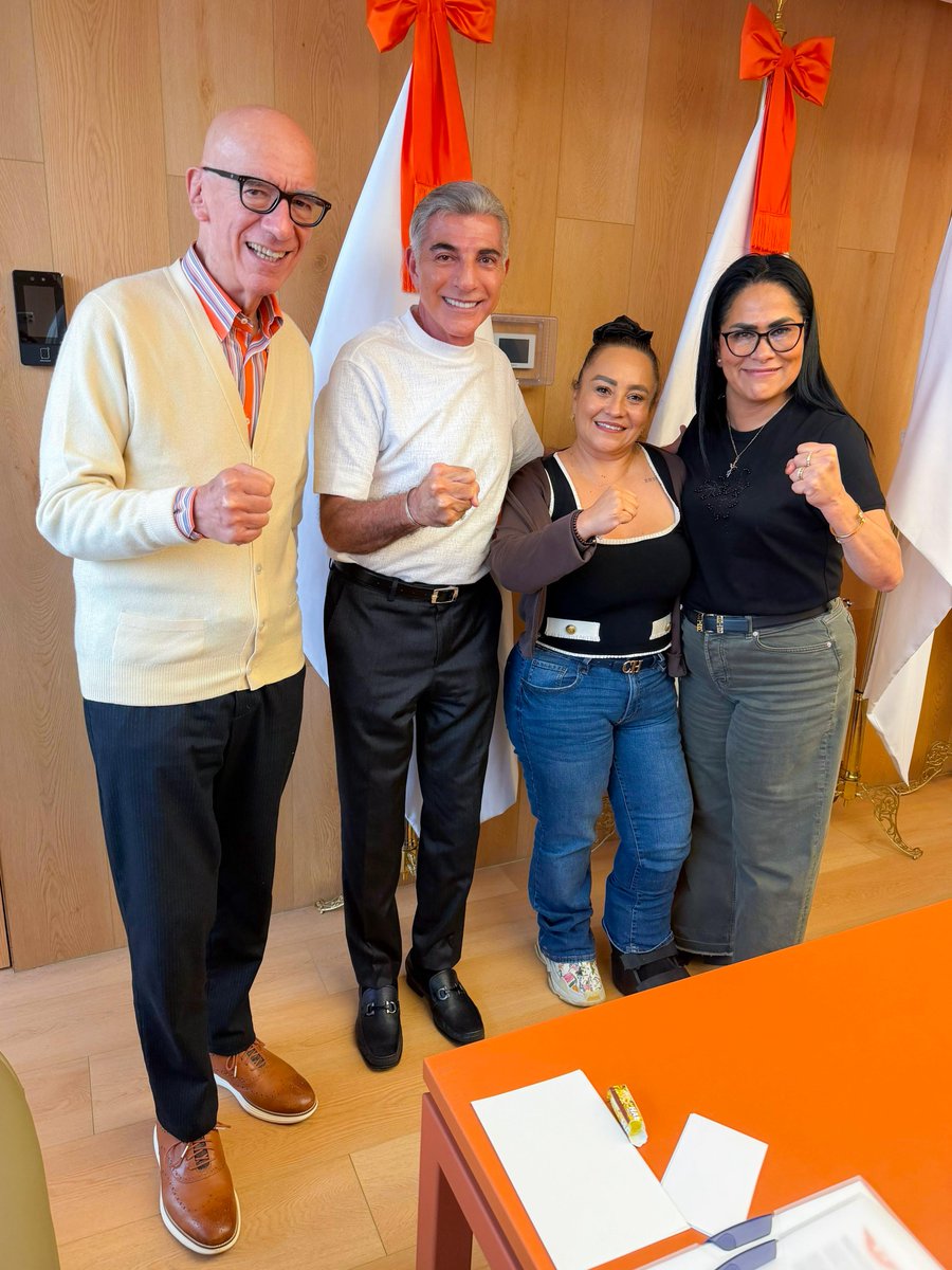 MovCiudadanoPue's tweet photo. 🔸 La Fuerza Naranja se fortalece en Puebla. 🍊
Bienvenido a @MovCiudadanoMX, @TonyGa. Su experiencia y amor a Puebla se suman a un proyecto que crece.
Con el liderazgo de @DanteDelgado, @FedrhaSuriano, sumamos capacidades para construir la Puebla que merecemos. 💪🦅 https://t.co/zUp5DUVqqj