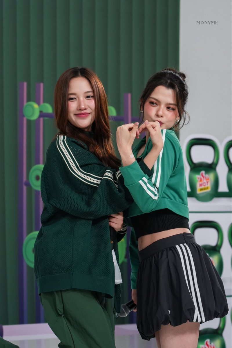 minnymk's tweet photo. บิ๊กฮาร์ทของใจ 🫶🏻💗

FREENBECKY WITH GRABFOOD
#GrabFoodถูกกว่าชัวร์xฟรีนเบคกี้
#ฟรีนเบค #Freenbecky
#srchafreen #beckysangels https://t.co/8QwCsWyeZj