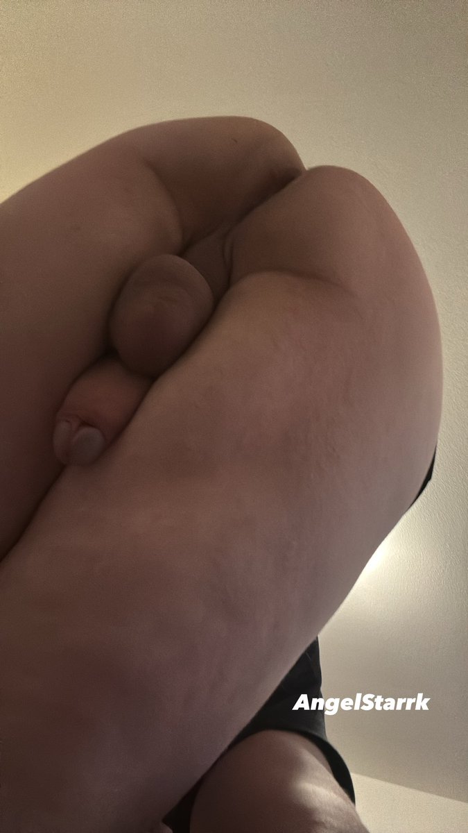starrk06's tweet photo. Sorry for not posting much lately so here’s a pic! 👀 

My first video should be out by tomorrow on onlyfans starting at $5 a month! 💕

#nsfwtwt #nsfw #femboy #feminization #ass #pawb #needy #goon #goonfuel #sissy https://t.co/HJXmZI7xmR