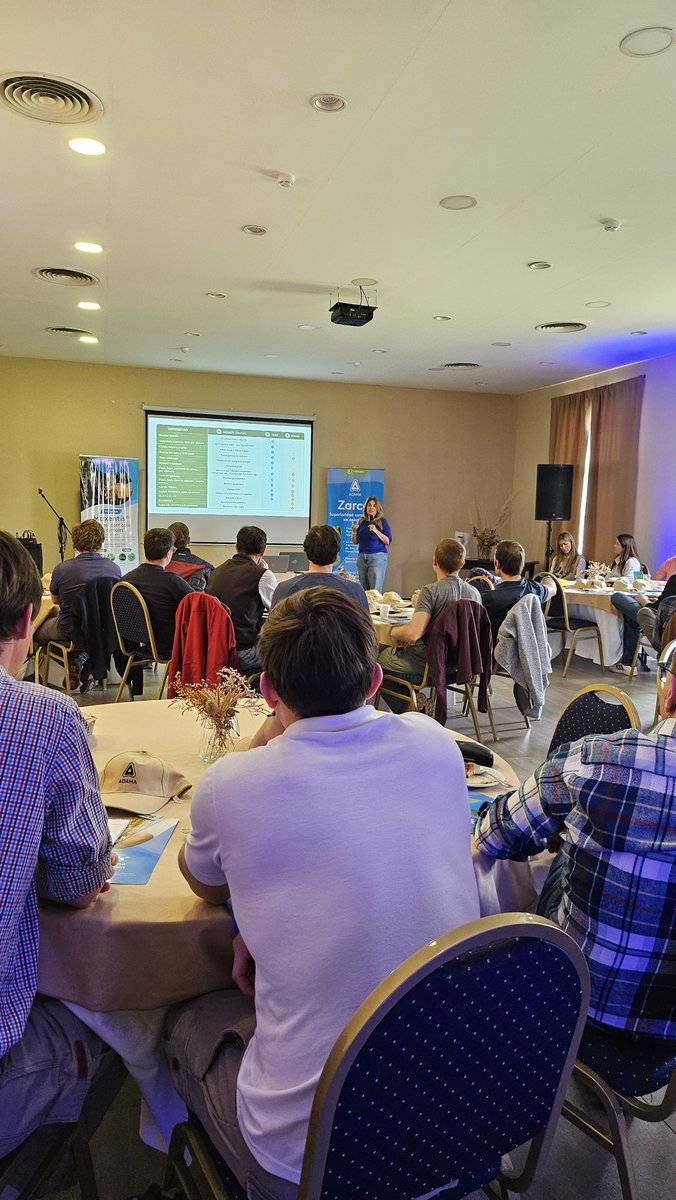 candelitasosa's tweet photo. En trigo y cebada, no alcanza con controlar la enfermedad: hay que llegar a tiempo 🌾
Hoy en Trenque compartimos una jornada junto a @lucrecouretot  y @AdamaArgentina sobre manejo de enfermedades, monitoreo y estrategias con fungicidas. Mil gracias a todos los que participaron! https://t.co/190yXJiIpc