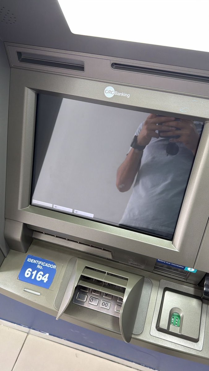 VY89__'s tweet photo. @BBVA_Mex Su puto cajero se trago 21,500 que estaba depositando y por sus huevos se le ocurre reiniciarse la máquina, me quedé sin tarjeta y sin dinero ya levanté reporte pero… me van a condonar los intereses? Me van a cobrar la reposición de la tarjeta? De quién fue la culpa? https://t.co/ykByUSoT5l