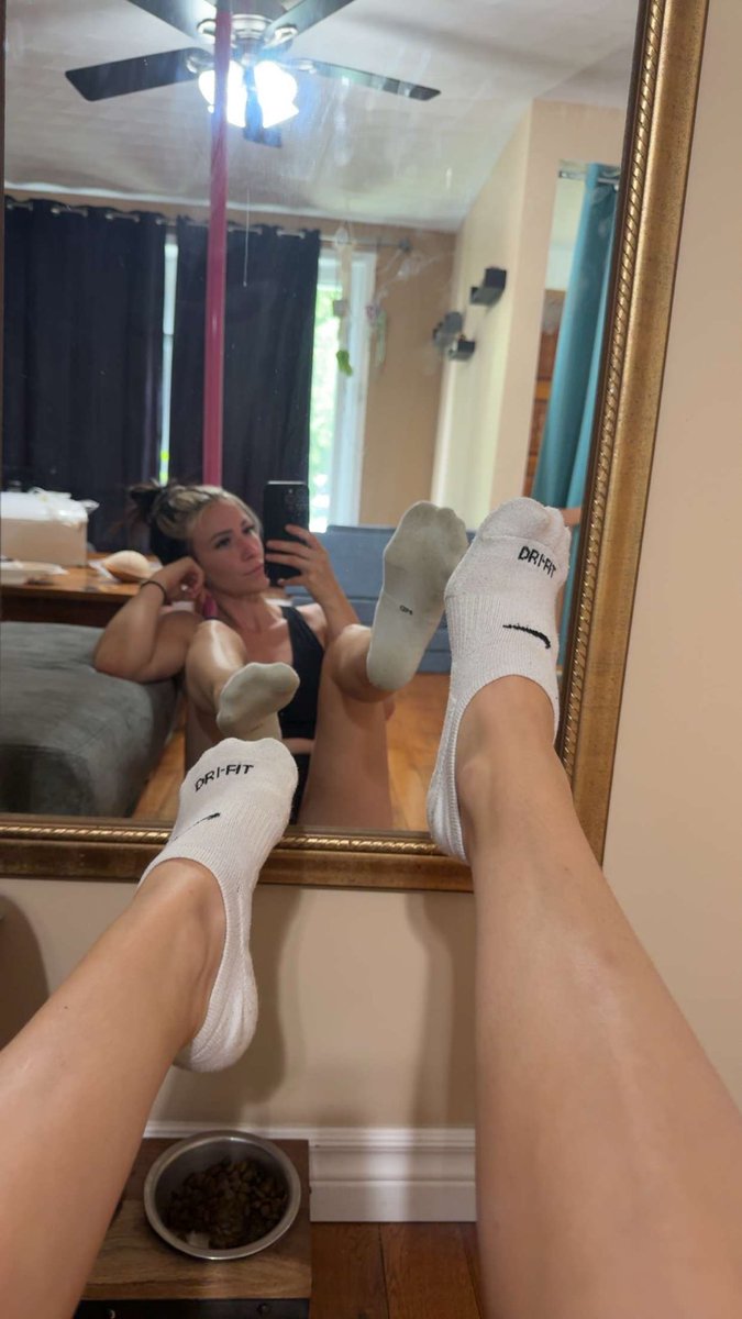 LexySoles's tweet photo. Just a little mirror check for you. 😉 Should I take them off, or keep them on? 

#footfetish #dirtywhitesocks #feetmirrorselfie #nikesocks #size7 https://t.co/TJJVRP4OIo