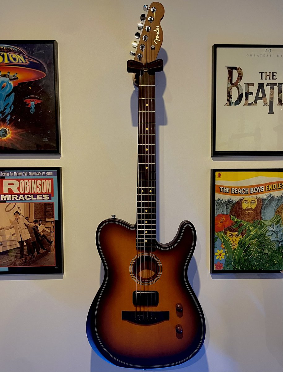 Paulywhirl's tweet photo. Self-cared my way into a new guitar 💅
#fender #acoustasonic #telecaster #acoustic #honeyburst https://t.co/u7aRJg2tz4