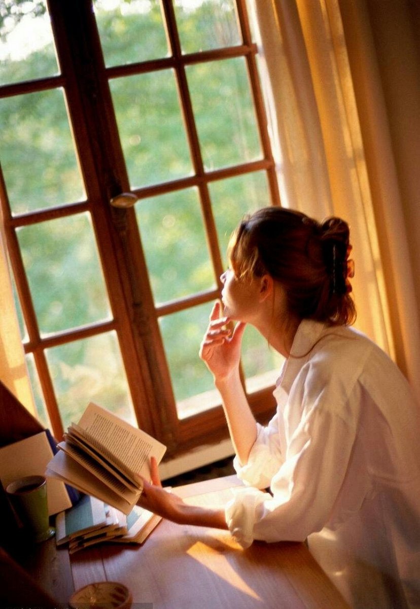 Jocothi1's tweet photo. Lost in a good book is where I find my peace today https://t.co/HzlP5F5znp