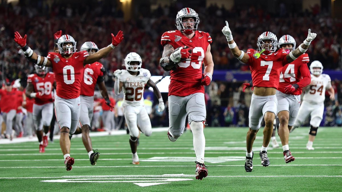 BuckeyeBat's tweet photo. I need this 3-0 sweep vs Texas like I need water 🌰 https://t.co/PapVpri6lg