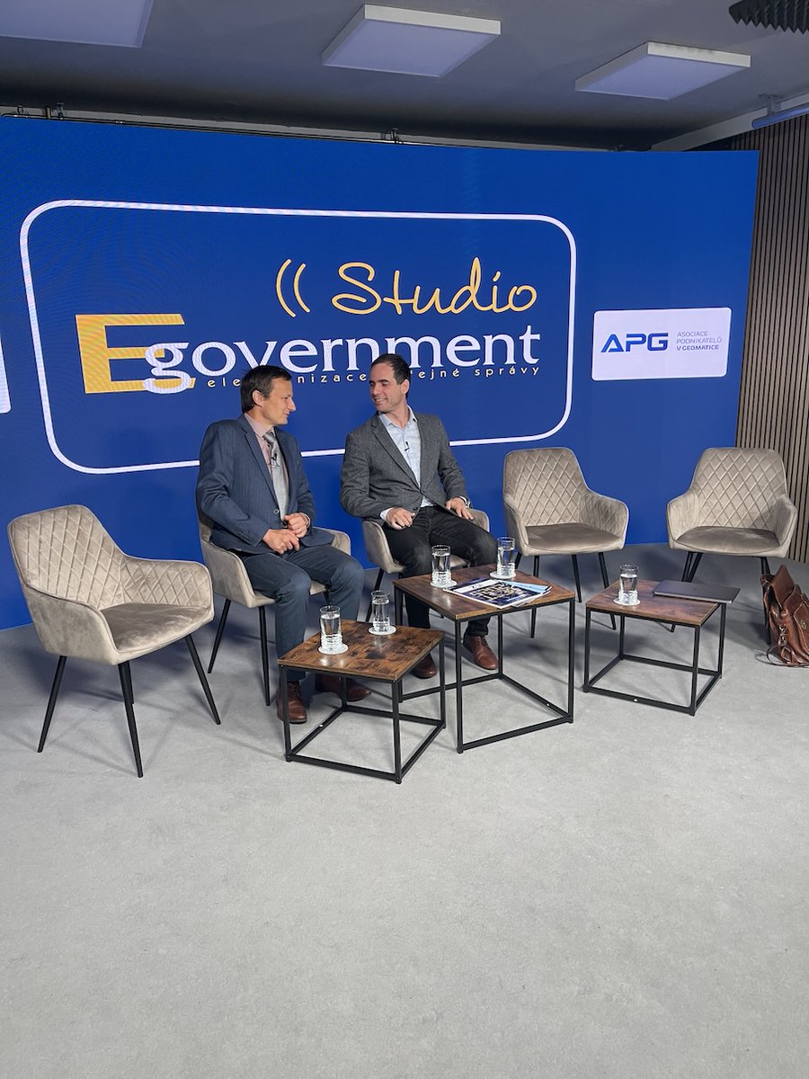 EgovernmentMag's tweet photo. PROBĚHLO PRVNÍ PODZIMNÍ STUDIO EGOVERNMENT🎥
🟨 Přinášíme foto dokumentaci a záznam ze včerejšího prvního podzimní STUDIA EGOVERNMENT
🟨 ZÁZNAM studia je dostupný na webu ➡️ https://t.co/3FoRrsjZVz
#EGmagazin
#eGovernment
#StudioEG
#BIM https://t.co/cGLNp8gBxA