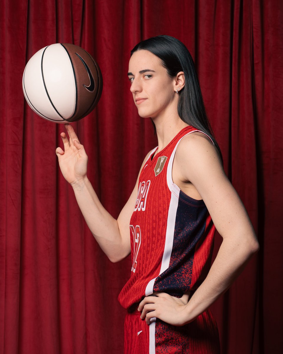 usabasketball's tweet photo. 🫡 CC12 

🇺🇸 #USABWNT x @CaitlinClark22 https://t.co/wzHaKzanDx