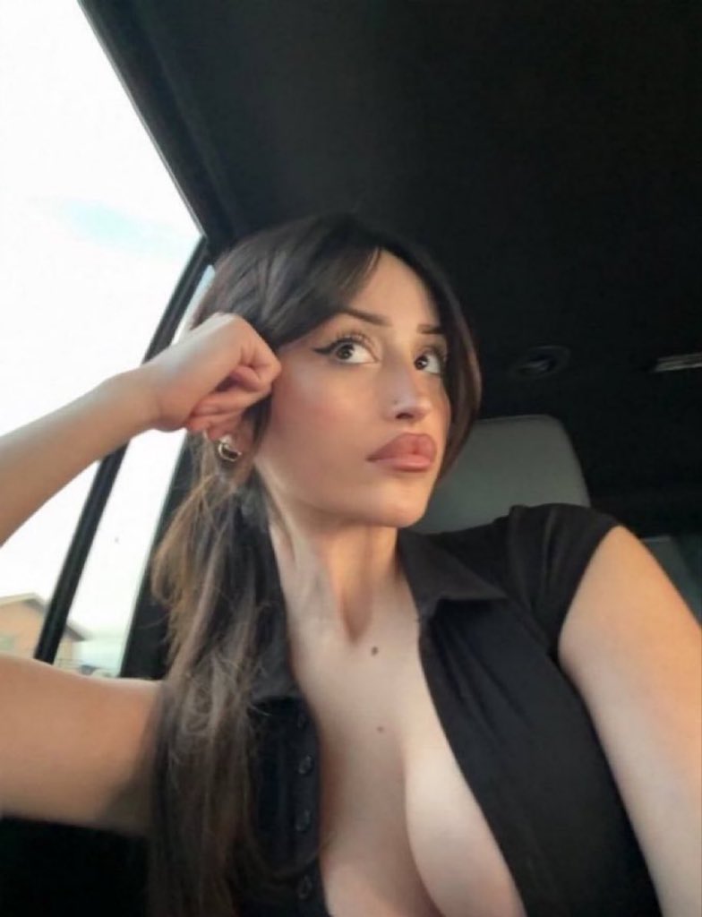 EvilmeDaniela's tweet photo. It’s that time of the day where you sit alone, phone in hand, stroking like a geezer🤤🤤

Your irl will never look at you, maybe with me you might have a chance🙂‍↔️

#Cuck #cuckold #wankchat #hotwife #nsfw #nsfwtwt #bbc #bnwo #findom #horny #goon #gooner #feargasm #catfish https://t.co/8sX9IKilzN