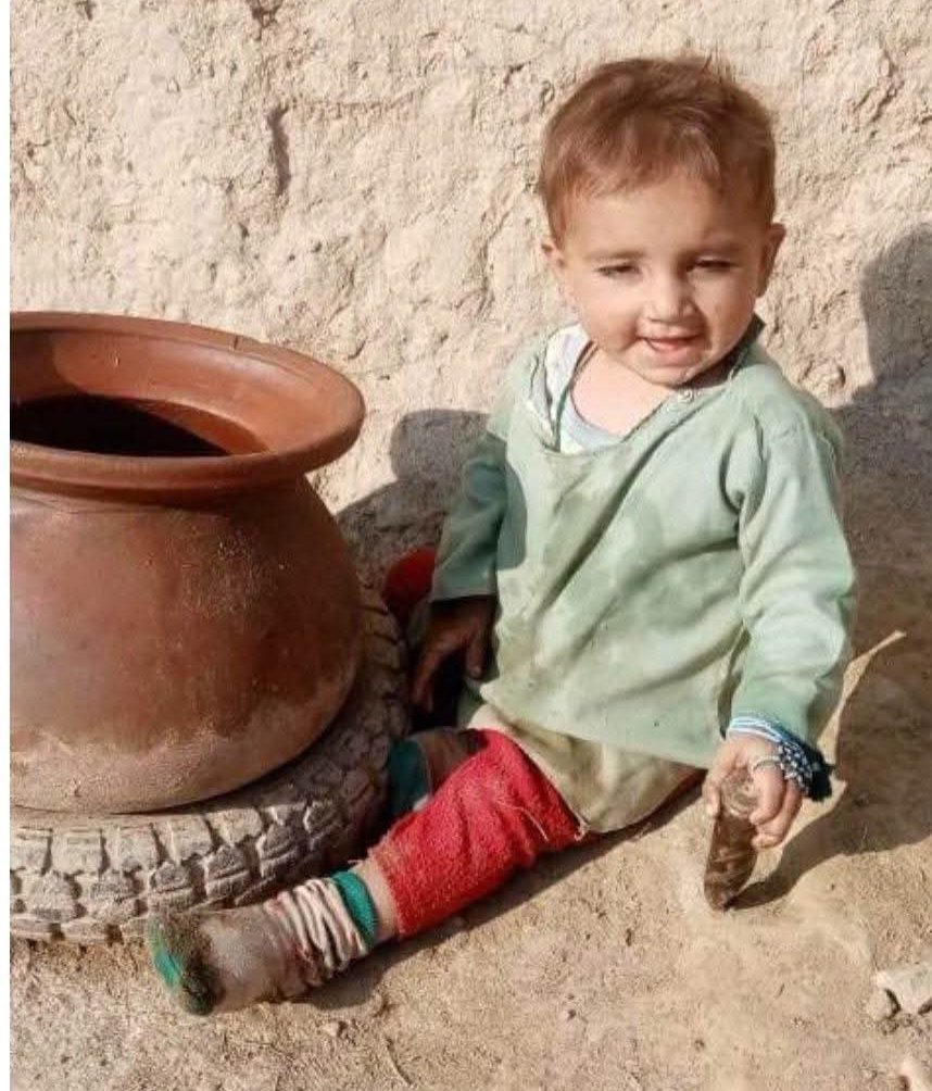 AhsanJunaidAJ's tweet photo. Two minor children injured in a reported drone operation have died during treatment at a hospital in Dera Ismail Khan, according to reports. Another young girl remains under treatment.
#DeraIsmailKhan #KPUpdates #DroneStrike #Pakistan https://t.co/oIqAdLnkFs