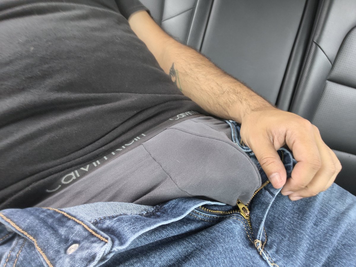 skibulz's tweet photo. Lunch break, letting it air out 👃 https://t.co/NL8ESyTZQI