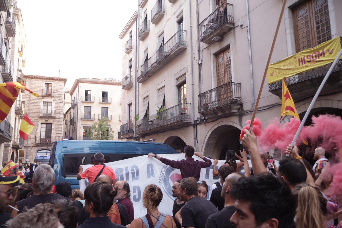 OJS_CAT's tweet photo. 🔴 || Contra el racisme, unitat de classe!

Avui hem sortit a diferents ciutats contra el racisme i el feixisme.

I el 10S i 11S plantem cara a l’extrema dreta i el feixisme! https://t.co/DWt2qCaJo2