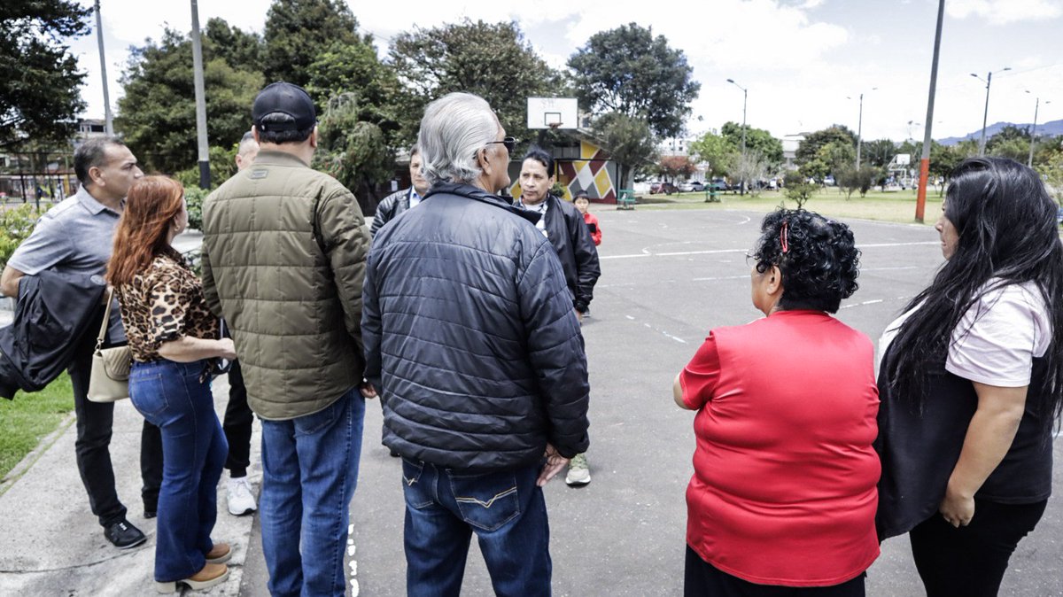 ConcejalRuben's tweet photo. Nos vamos con compromisos concretos y la tarea de hacer seguimiento ante la Alcaldía Local, el @IDRD y el @AcueductoBogota para que estas solicitudes no se queden en palabras.

#ElConcejalDeTodos #PuenteAranda #LaPonderosa #Bogotá https://t.co/1ley8hiEkb