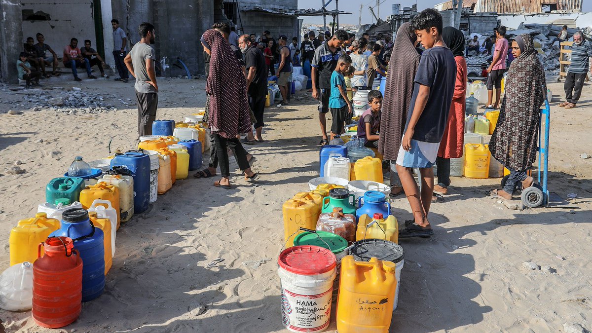 Ameer_wael07's tweet photo. My dear friends, 💔

In Gaza, access to water is an endless daily struggle. 💔
I need a 1000-liter water tank for my family to alleviate this hardship.

Any help makes a difference. And if you can't donate, sharing my message might help someone who can. 🙏
https://t.co/XOQtAKhu9B https://t.co/IgcTJU0gRb