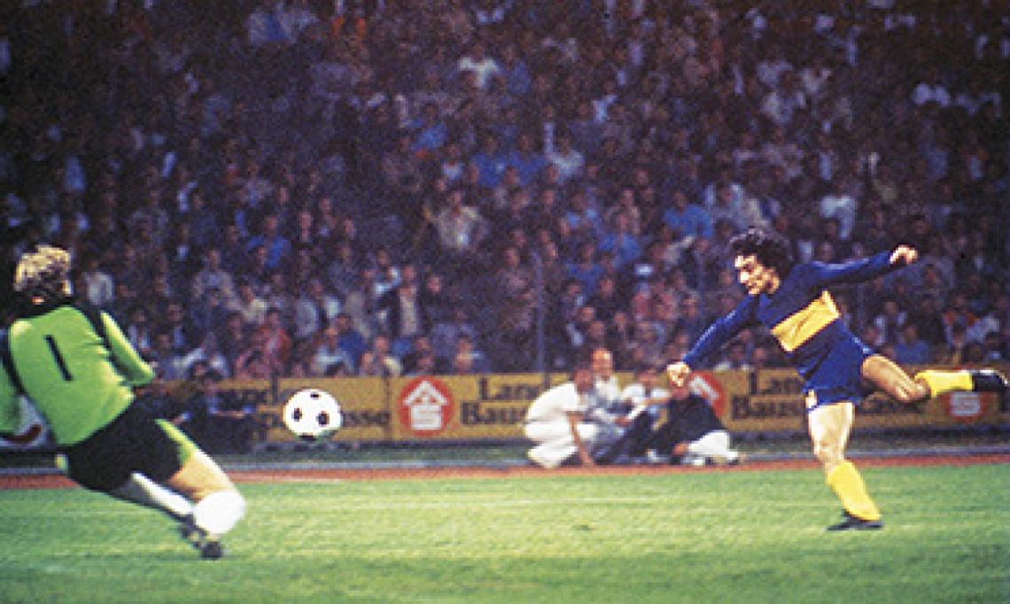 BJ121974's tweet photo. Ayer fallecio Carlos "El Loco" Salinas a los 70 años ,campeon de America y del mundo con Boca Juniors https://t.co/MJGWi2CTwB