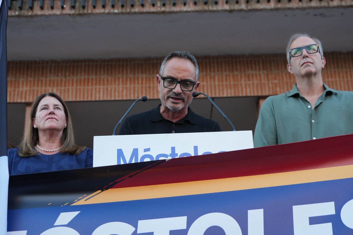 _manubautis's tweet photo. Hoy Móstoles ha hablado alto y claro. Cuando España necesita que estemos unidos, Móstoles responde. Cuando Ceuta necesita sentir que no está sola, los mostoleños están ahí.

Ceuta es España. Y Móstoles está con Ceuta.

#CeutaNoEstáSola https://t.co/Jpy5gN2Rff
