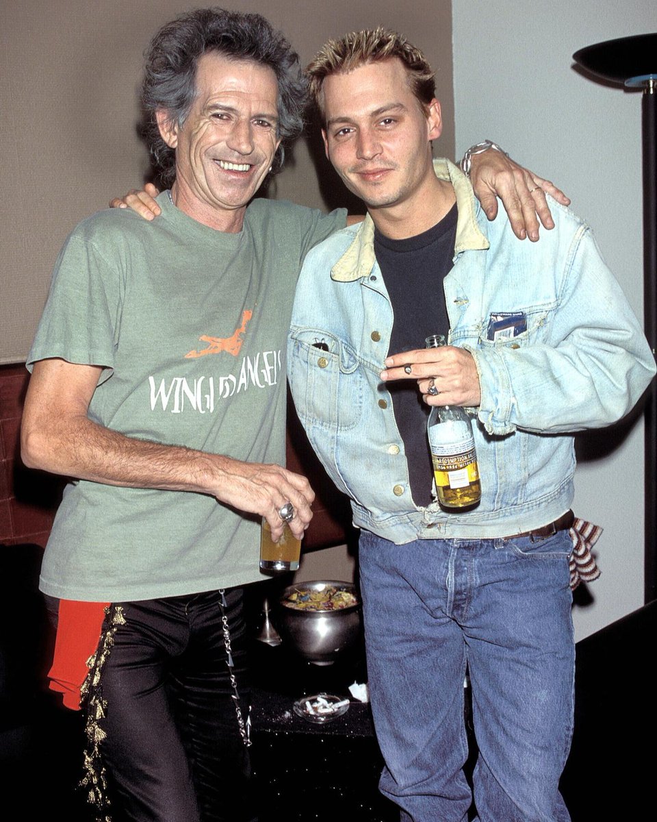 LittlePeeps1963's tweet photo. "Everyone wants to be appreciated, so if you appreciate someone, don't keep it a secret." ~ Mary Kay Ash

#JohnnyDepp
#IStandWithJohnnyDepp
#JohnnyDeppIsABeautifulSoul
#JohnnyDeppIsARockStar
#JohnnyDeppKeepsWinning
#JohnnyDeppIsLoved
#NeverFearTruth
#JohnnyDeppIsALegend
#TeamDepp https://t.co/L8pg3DpwCY