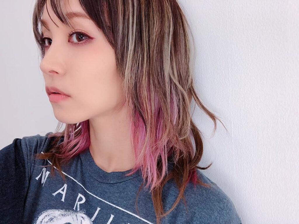 luna_as2's tweet photo. るなさん涙袋命なんだけどLiSAメイクしたくて漁ってたらLiSAって痩せてて顔ちっちゃくて中顔面に余白がないから涙袋なんかいらないんだね。。、
この顔になることは不可能そうでちぬ

最近自己肯定感爆下がりでやってられない🙂‍↕️ https://t.co/yo6w5Gl8gH