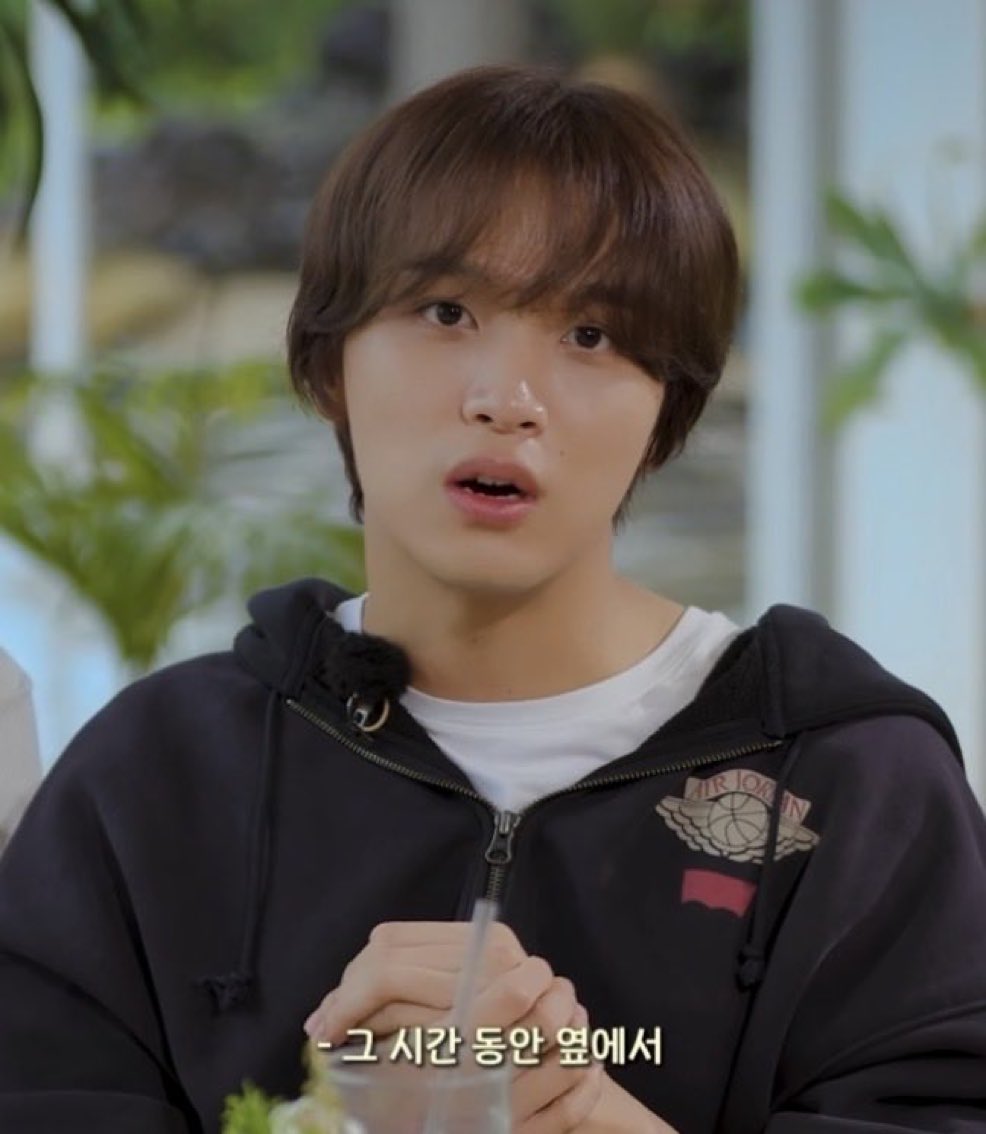 haechanniebaby's tweet photo. this haircut is very mother like he got kids at home https://t.co/mZS9ahsqdr