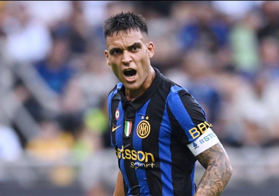 Danilo178428's tweet photo. 🚨⚫️🔵 Lautaro Martínez: “Barcelona links made me proud but I want to stay here, my only clear desire is to stay at Inter”.

“I love this club, I love these people, I love the fans. I will stay here as long as they want me”, told Sky.
> smooth https://t.co/uzr5hVum0e