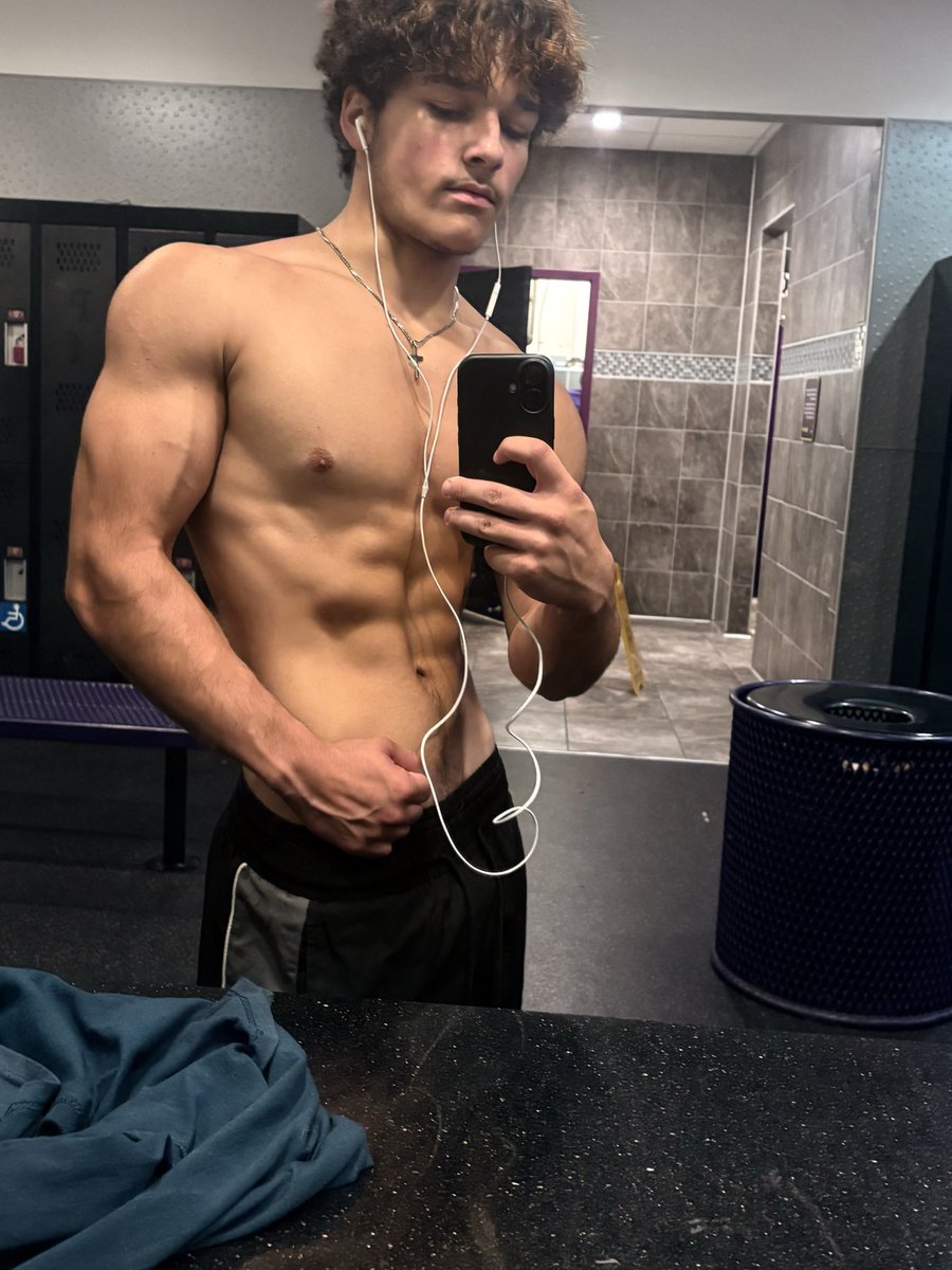 kazzykazz10's tweet photo. New on X, shoot me a dm 💪🥂 https://t.co/QoETP9ZYbQ