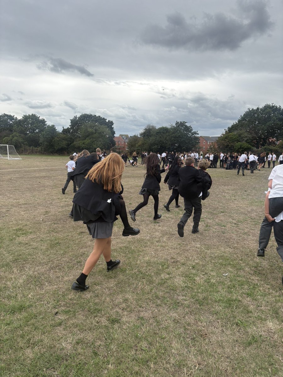 Venture_SU's tweet photo. The first day of the new academic year provided the chance to break more World Records. Biggest game of dodge ball, most balls thrown at a mascot, largest game of rounders and setting a 50m piggy back record! What a start. @OrmistonVenture @OrmistonEast https://t.co/CuiauX8nEW