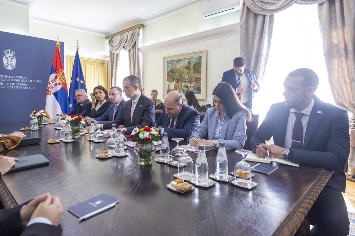 KSAmofaEN's tweet photo. #Belgrade | On behalf of HH the Foreign Minister, Vice Minister of Foreign Affairs H.E. @W_Elkhereiji met with Minister of Foreign Affairs of the Republic of Serbia, H.E. Marko Djuric, at the Serbian Ministry of Foreign Affairs. https://t.co/Wk66QUVrQL