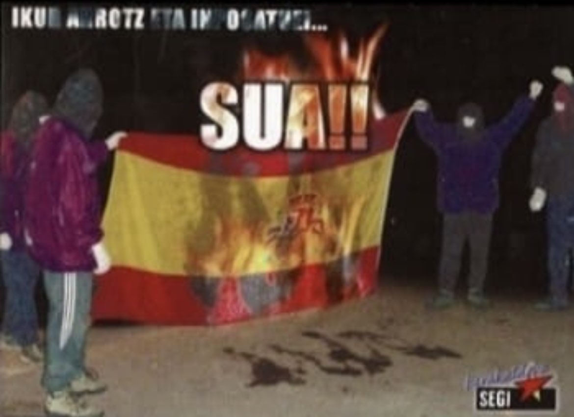 ArgalarenSemeak's tweet photo. Concentración en Bilbo organizada por VOX para cargar contra el gobierno usando de excusa la situación de Ceuta.
Sonando el himno de españa y gritos de “Pedro Sanchez hijo de p*** “
Halako ekitaldiek Euskal Herrian ez daukate lekurik!
FUEGO A LA ROJIGUALDA!🔥
#FCKspain #bilbo https://t.co/KQ5rliD5Fs