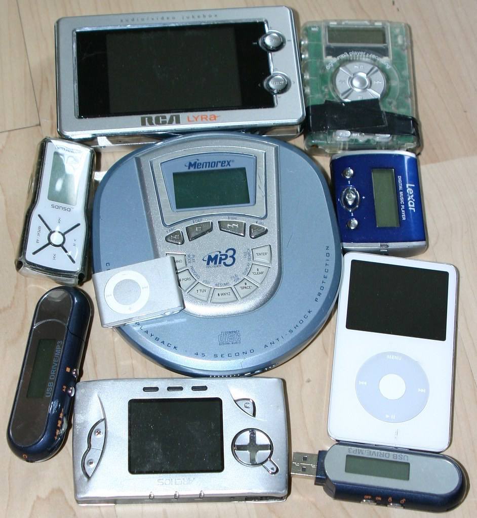 realstacc's tweet photo. drop your first MP3 player below and let's find the oldest one here 👇 https://t.co/KQObXDnEuQ