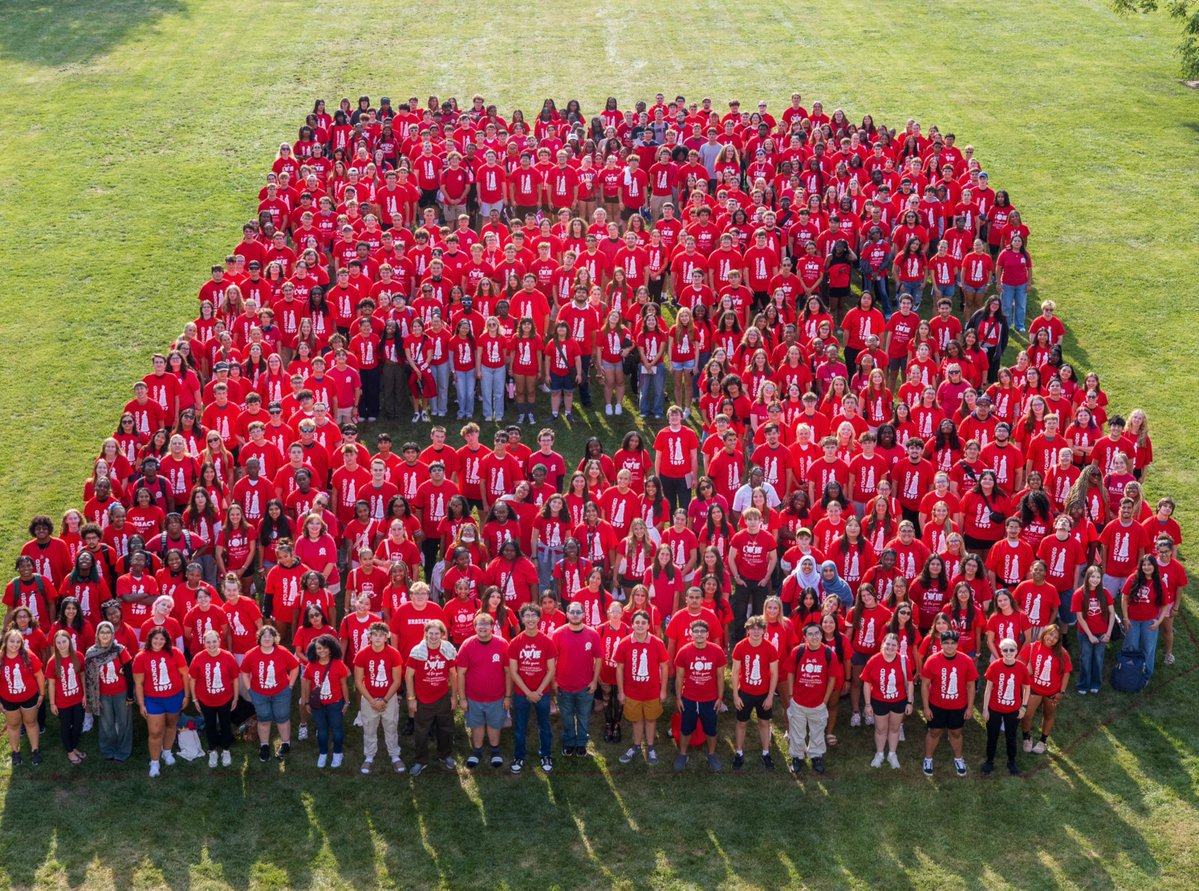 bradleyu's tweet photo. Class of 2030 - ASSEMBLE! 🤩🅱️

#BradleyUniversity #GoBraves https://t.co/eUjFsGq8Rj