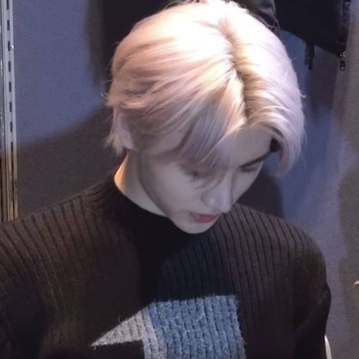 Heesaurus1009's tweet photo. 🪼⋆｡𖦹°🫧⋆.ೃ࿔*:･

Can I get 40 tags for JakeHoon?💙

​서로의 곁에서 오래도록 빛나길
#BlueMoon_with_JAKE_SUNGHOON
#BoycottHYBE_ForENHYPEN https://t.co/JWOCrFxU9Q