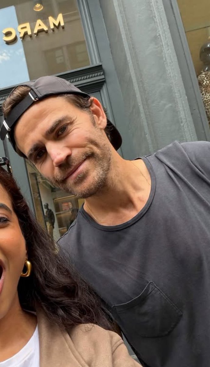 thadobrev's tweet photo. nossa pq que o paul tá com essa aparência? parece até um mendigo coitado https://t.co/d91kIJSUb2