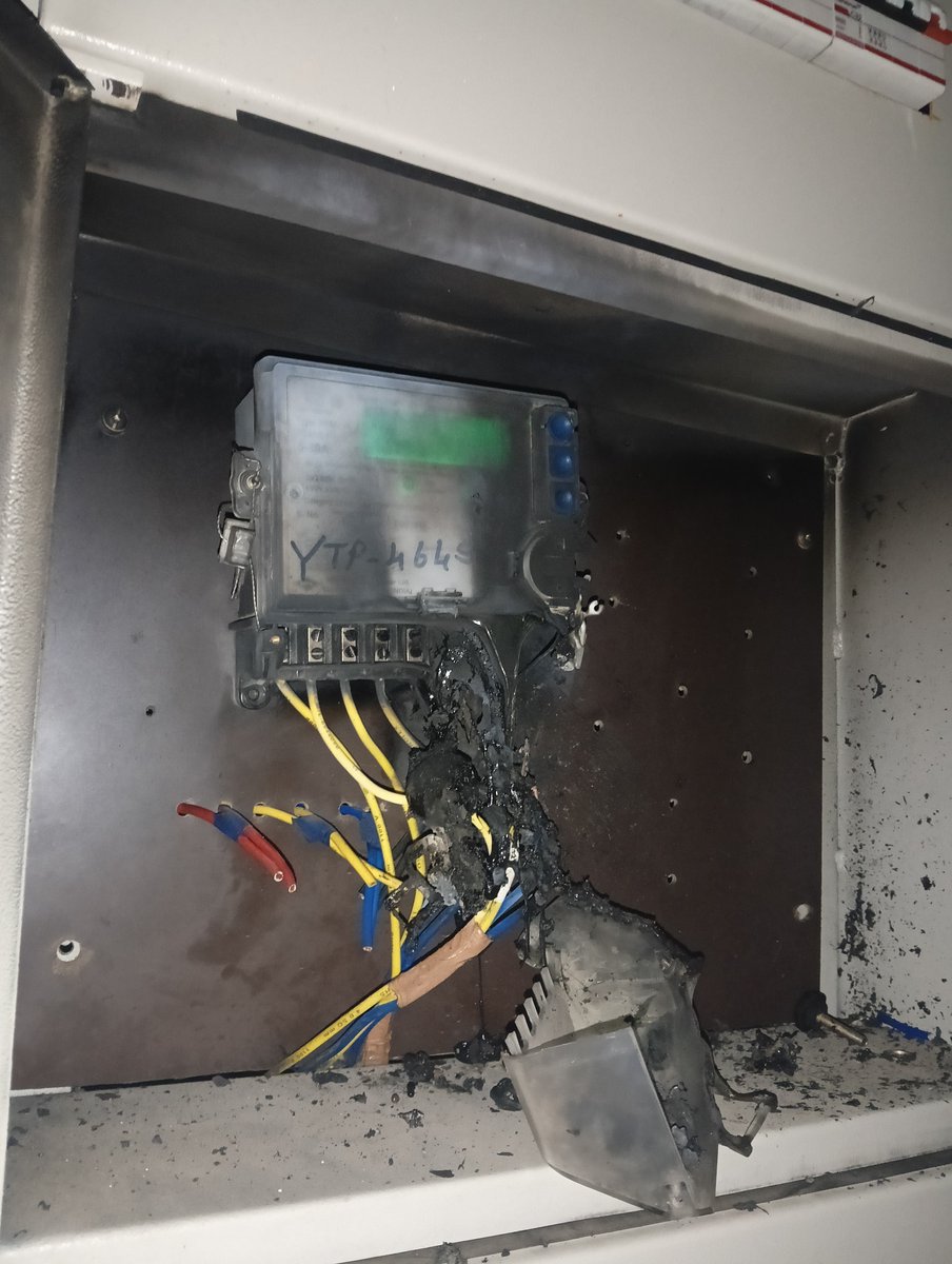 sukumar_mandal's tweet photo. @NammaBESCOM @BescomHelpline
 There is a full of fire in our building ground floor meter and step down transformer. Meter is burnt due to fire. Please send someone to visit and replace the meter to restore power.  Take it as an emergency case as no power and water for all residents in the building