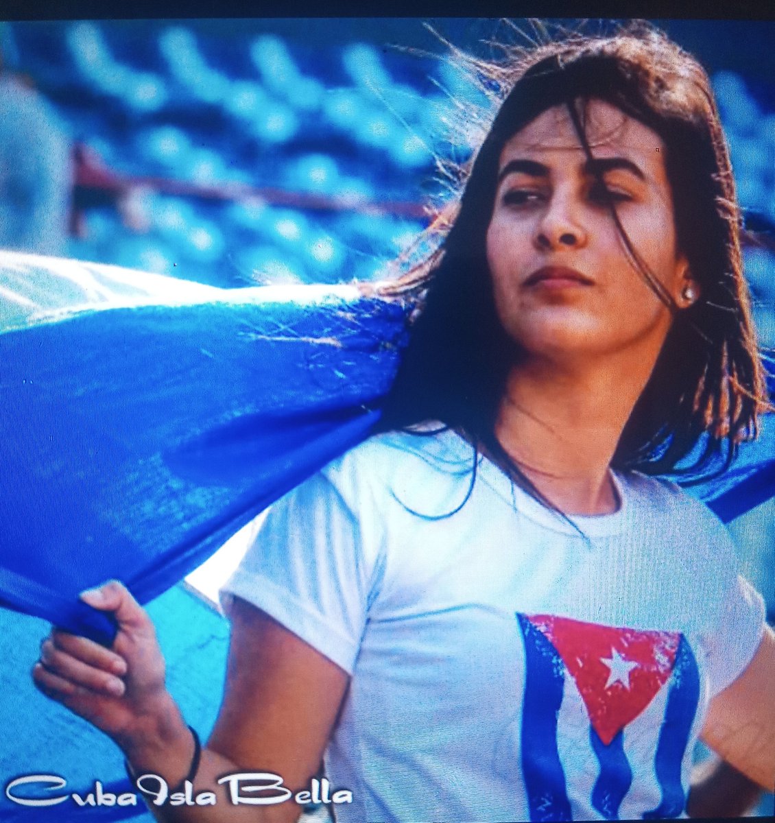 CamilaGzlez34's tweet photo. Los jóvenes somos la continuidad de la Revolución.
#DePieYCombatiendo https://t.co/8XmB4xL3a5