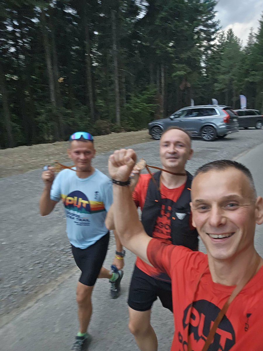 TWojtowicz's tweet photo. Taka miała niespodzianka. Lokalny bieg Strzyżowskie RunDki z Historią i II miejsce w kategorii wiekowej 🙂 
#bieganie #konsekwencja #wytrwałość #pogórzeultratrail #powiatstrzyżowski https://t.co/7LoSRayC1m