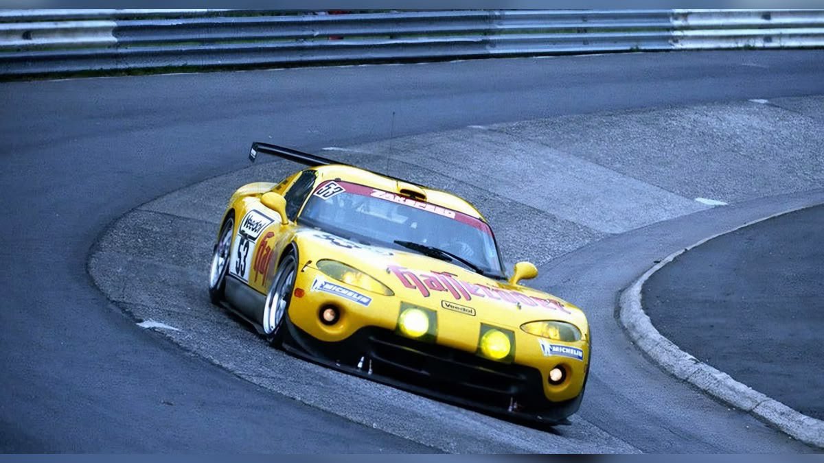 CarSighting's tweet photo. I like the way they integrate the headlights directly into the bumper, this might be my favorite race spec https://t.co/VbQ1j5XolH