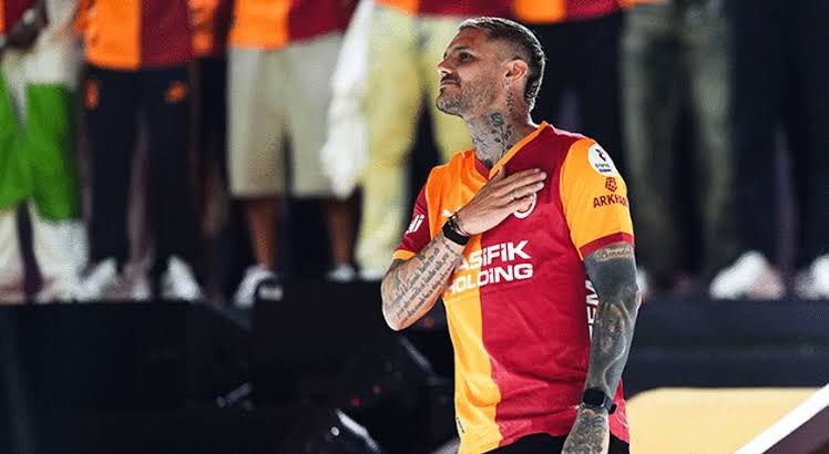 222cimbom's tweet photo. 🚨 SON DAKİKA | Mauro İcardi Galatasaray’ın veda programını kabul etti. Futbolu galatasarayda bırakan İcardı, taraftara son bir kez veda edecek Kocaelispor maçında iç sahada veda edilecek. https://t.co/ugyGo8ULF8