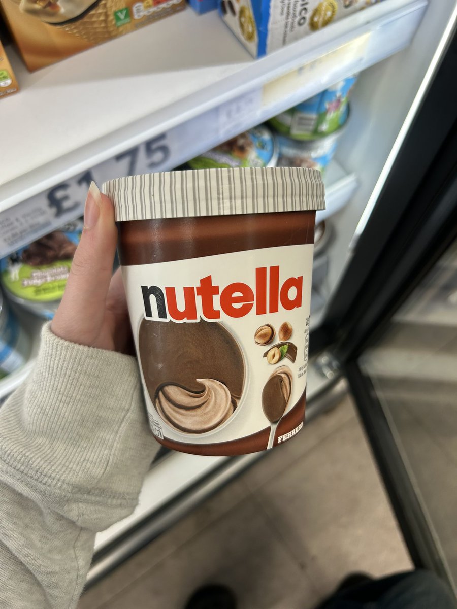 anniiviii's tweet photo. nutella ice cream 🤤🤤 dream omad 🤤🤤🤤 https://t.co/Qs1SHGxO7A