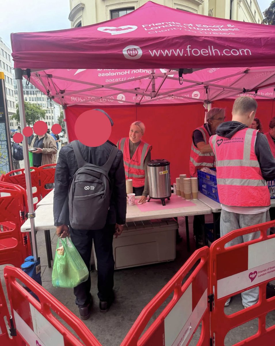 TeamFOELH's tweet photo. 💖 CHARING CROSS – WE���RE BACK! 💖
After a 2-week break, FOELH was back doing what we do best. 🩷
The darker, colder nights are coming & requests for coats and hoodies have already started. 🧥
Winter is coming… and we’ll be there. 💖
#FOELH #HomelessOutreach #CharingCross https://t.co/9hZqmQo4HN