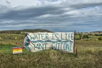 noelieululanib's tweet photo. @SpottedElk7 10th Anniversary of the  #StandingRockMovement  #WaterIsLife 🏞
#NoDAPL 🌊🪶 https://t.co/ph2xgwbhfN