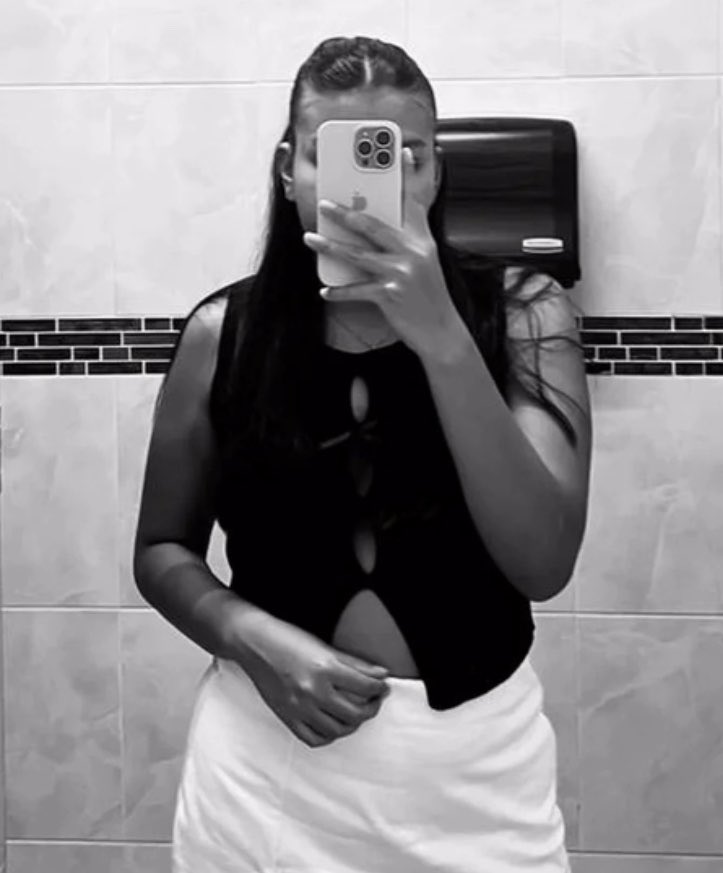 sharisyleldown1's tweet photo. @fernandttg1 Hola yo hice que te tiraran mierda todo este tiempo porque no tengo huevos y tienen que hacer los demás las cosas por mi, soy odaliz soy machorra vivo en iguala y tengo una relación a distancia con la que como hamburguesas por videollamada 💗mándenme a mi número +52 733 188 5752 https://t.co/qwXrOVl2YK