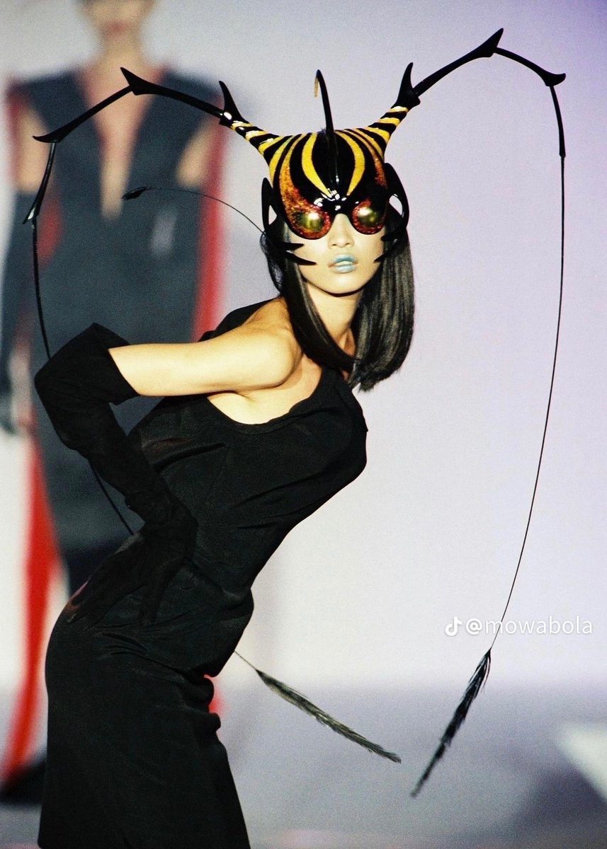 pYSLrada's tweet photo. thierry mugler https://t.co/KXgw4v4ddQ