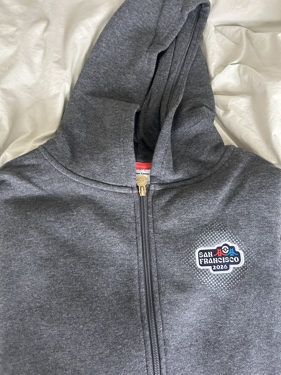 dorydory_d's tweet photo. Does anyone's worlds grey hoodie have drawstrings? Mine doesn't, and now I'm confused after seeing this official photo and some other folks wearing it with strings.. is this a different product??

#PokemonWorlds #PokemonWorlds2026 #PokemonWCS #PokemonWCS2026 #PokemonXP https://t.co/S0eYgAcDhj